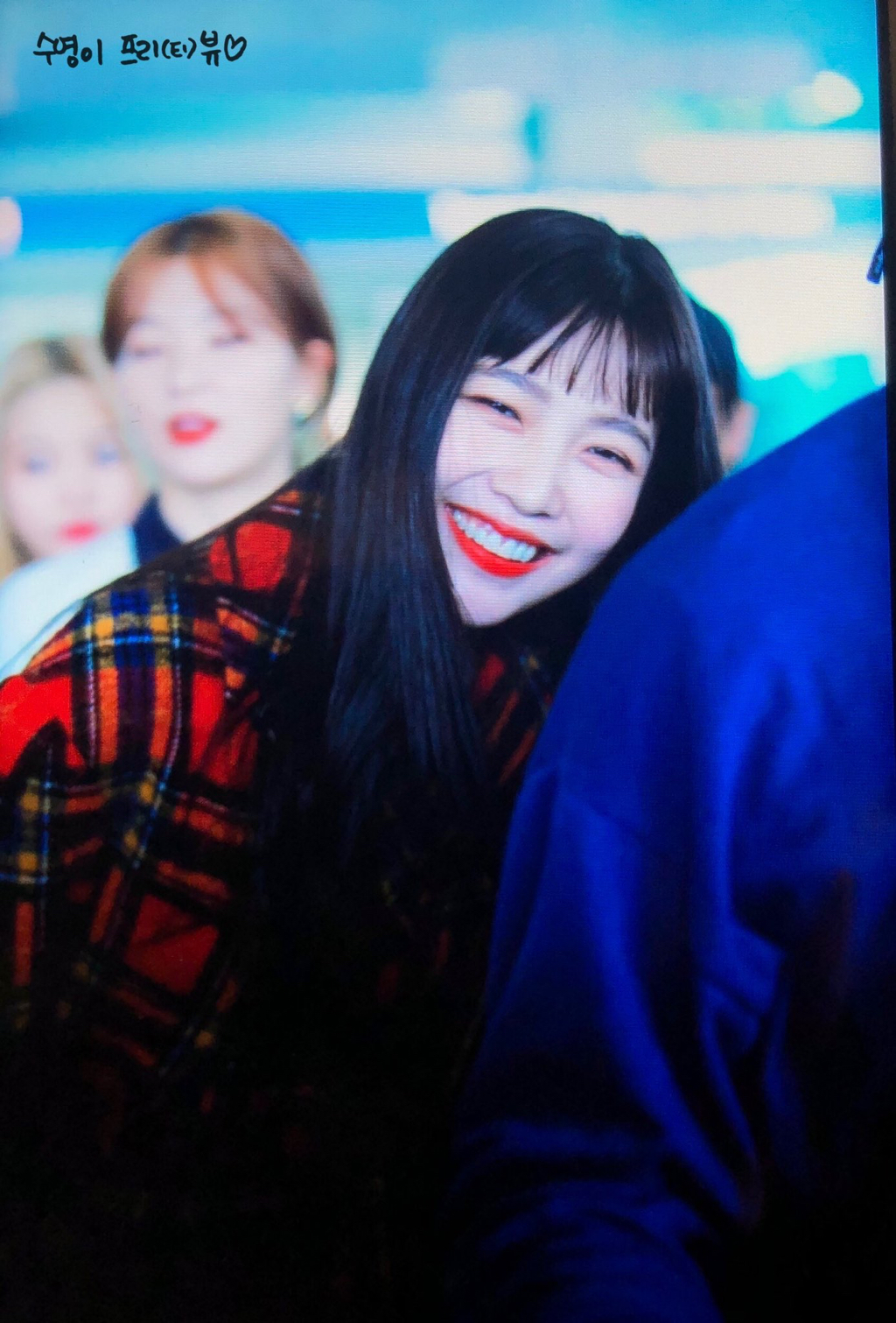 앞머리하고 더 귀여워진 레드벨벳 조이.jpgif | 인스티즈