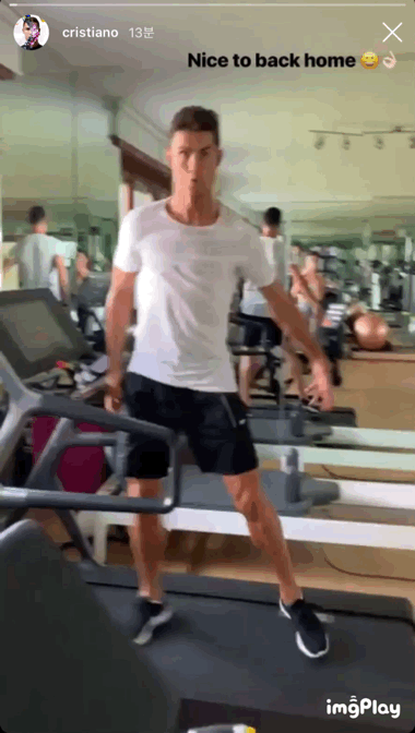 구너가 평가하는 무스타피.gif | 인스티즈