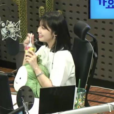 콩인형과 에이핑크 정은지.jpg | 인스티즈