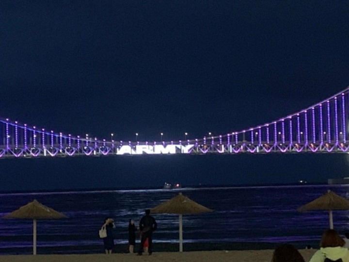 곧 있을 방탄소년단 부산 팬미팅에 온 곳이 보라색으로 물든 부산 명소.jpg | 인스티즈