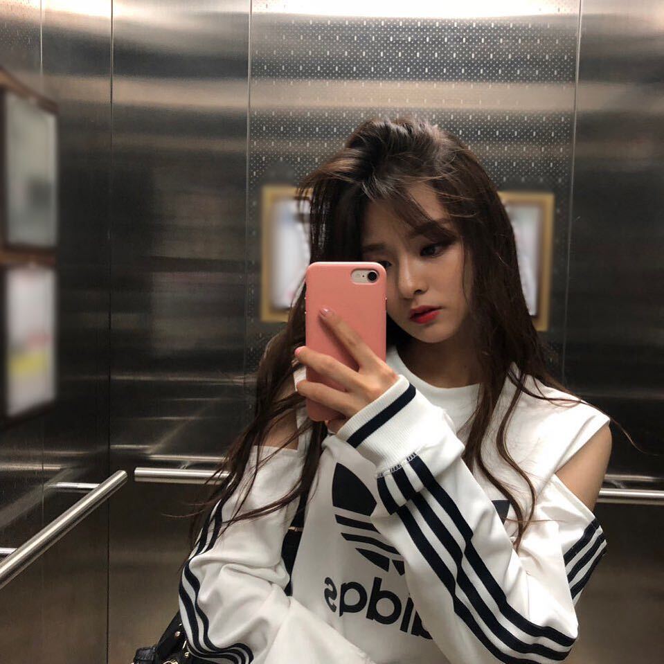 떠오르는 섹시 아이돌 이나경 | 인스티즈