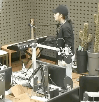 뭐 하는지는 모르겠는데 귀여운 에이핑크 정은지.gif | 인스티즈