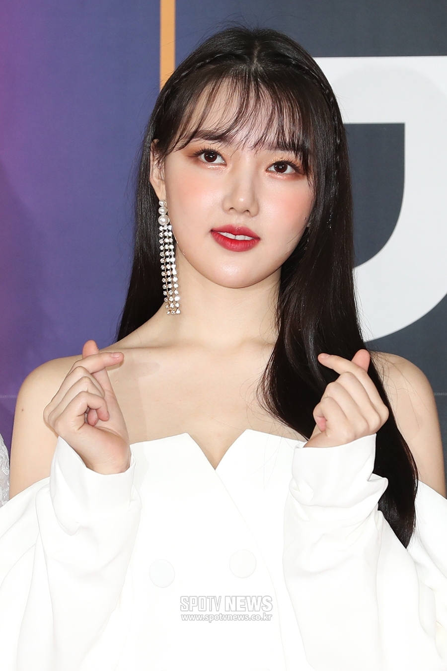 여자친구 sbs 가요대전 레드카펫.jpg | 인스티즈