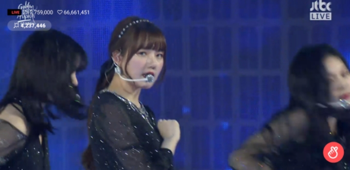 190105 골든디스크어워즈 어워즈 레전드 찍은 여자친구.jpg | 인스티즈