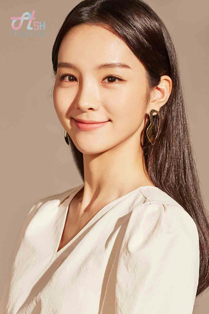 새삼 이쁘고 귀여운 송소희 | 인스티즈