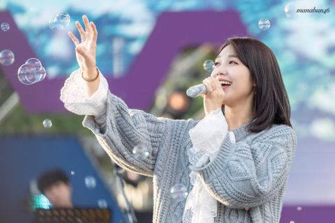 무대 비누방울 효과 속 에이핑크 정은지.jpgif | 인스티즈