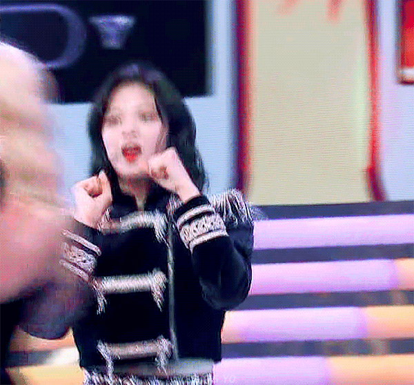 2020년을 안무로 표현하는 트와이스.gif | 인스티즈