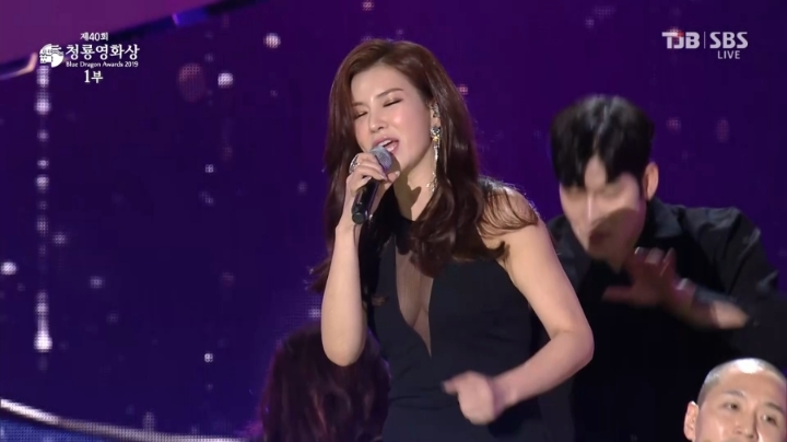 청룡영화제 축하공연, 뮤지컬배우 정선아