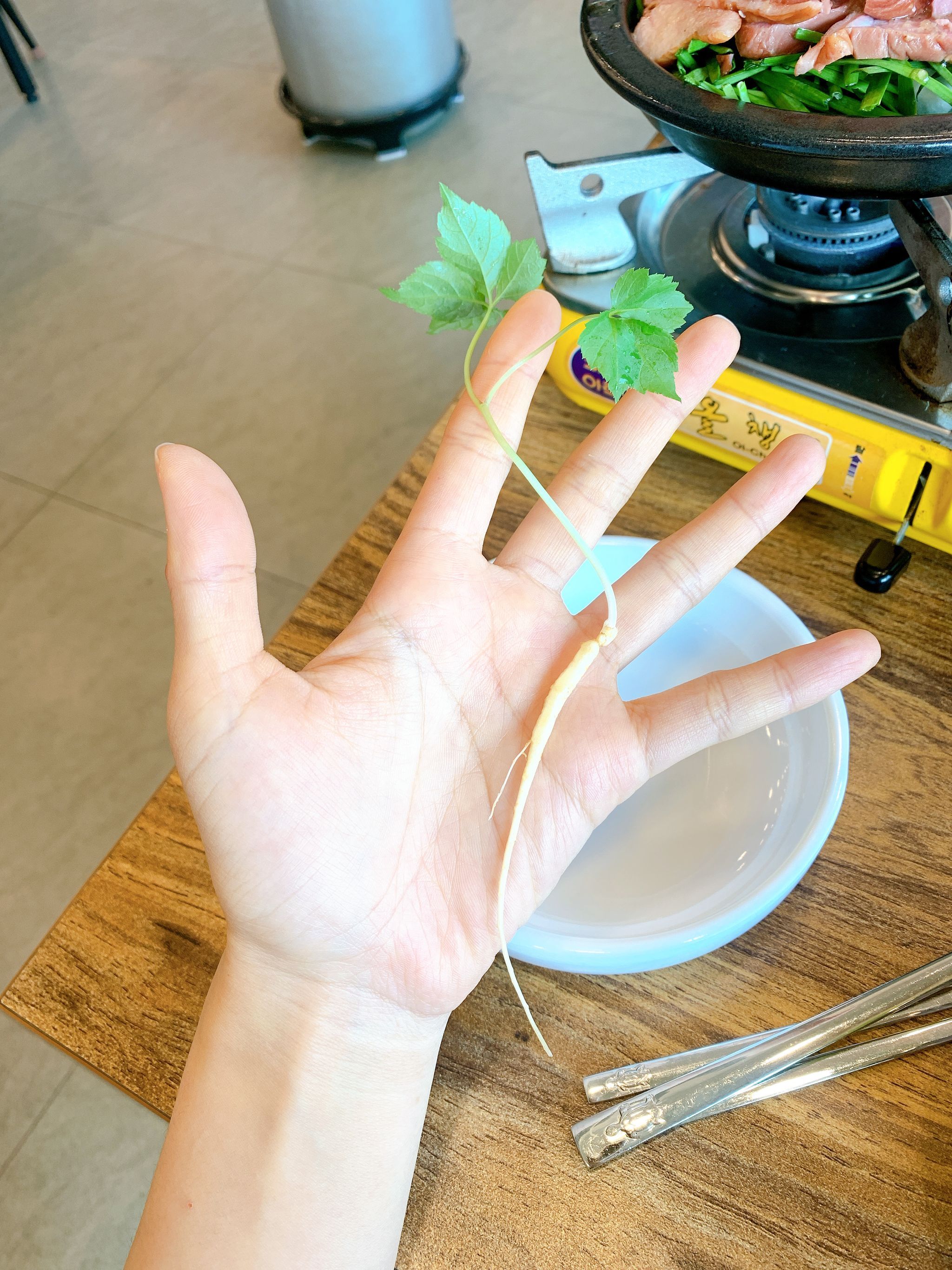 몸에 좋은거 먹는 여자친구 엄지.jpg | 인스티즈