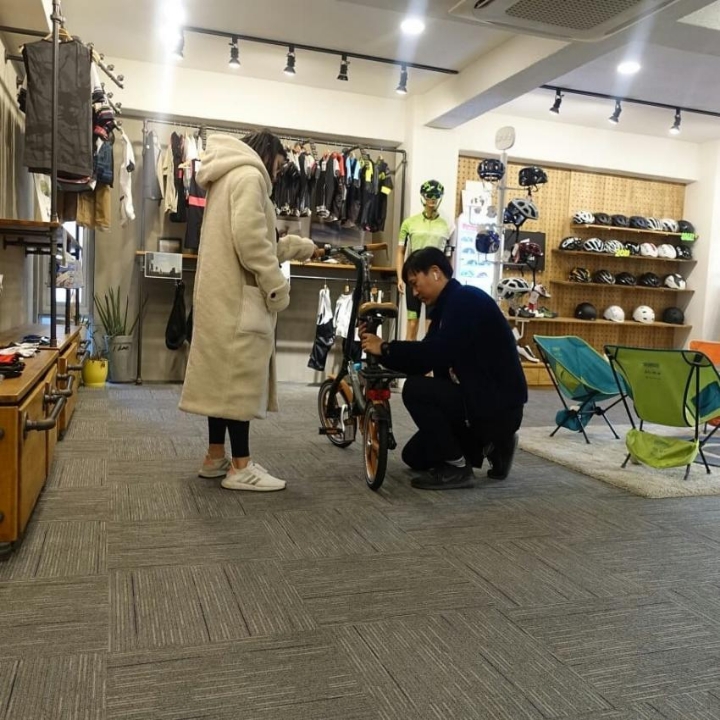 자전거 사러간 트와이스 지효 ㄷㄷㄷ | 인스티즈