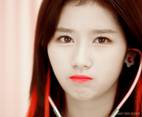 끼부리는 사나.gif | 인스티즈