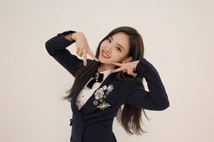 트와이스 나연 생일기념 JYP가 팬즈에 공개한 사진 | 인스티즈