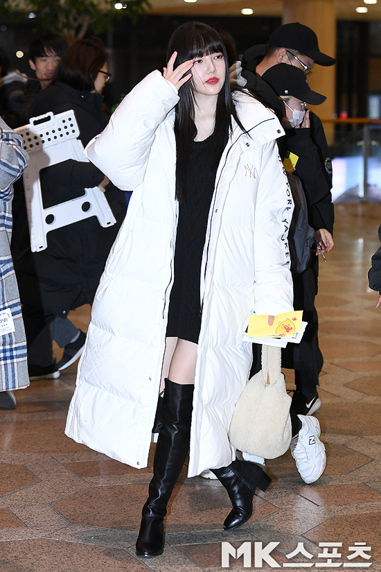 일본 공연 차 출국하는 여자친구.jpg | 인스티즈