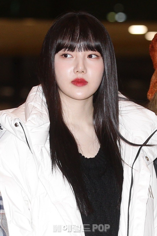 일본 공연 차 출국하는 여자친구.jpg | 인스티즈