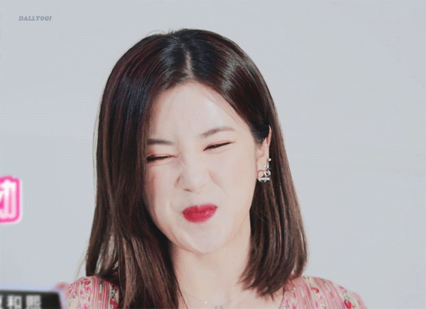[에이핑크] 집에오니 어머니께서 치킨이 드시고프시다하셔서 박초롱 | 인스티즈