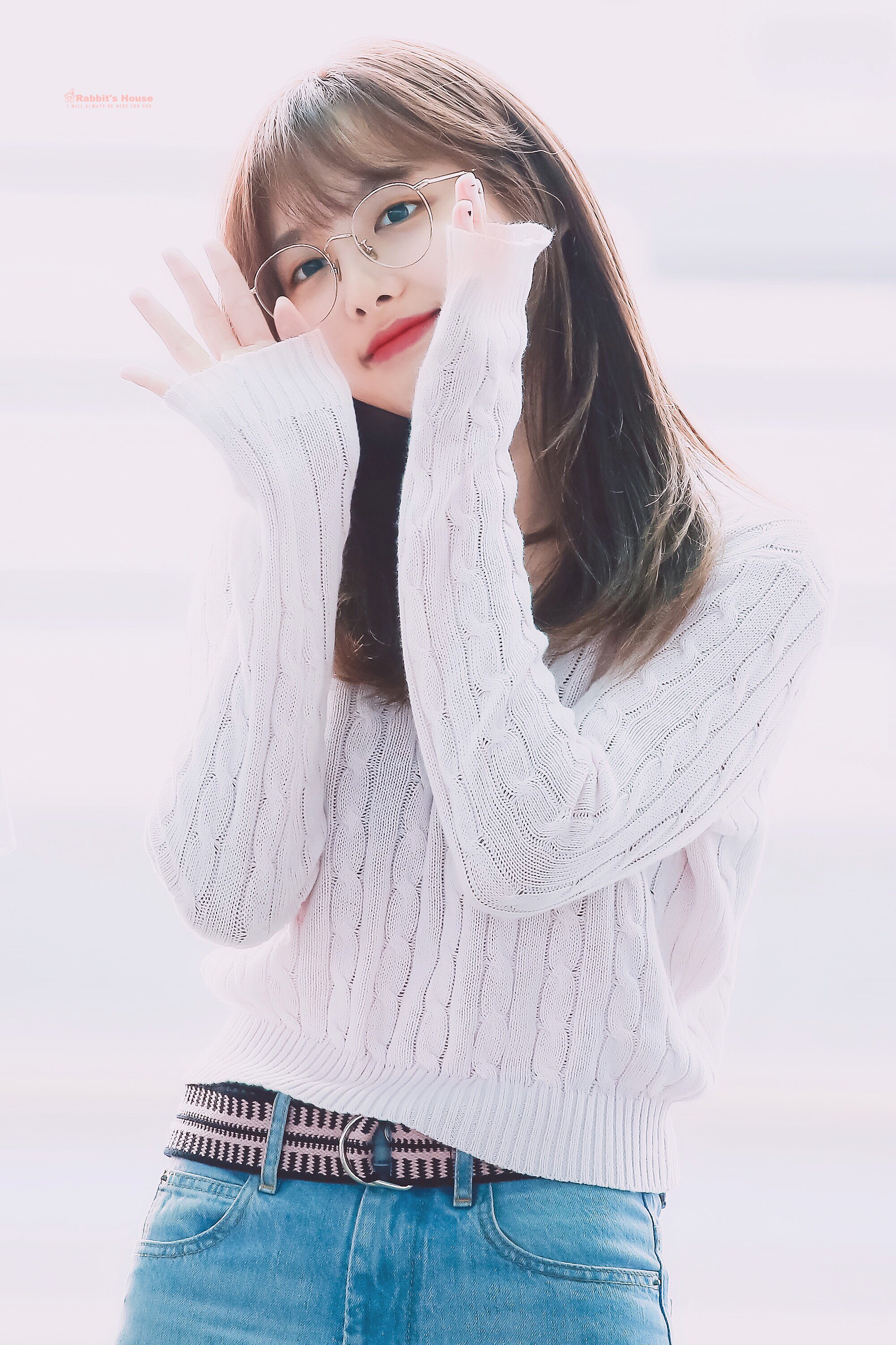 귀여운 동그리 안경을 쓴 트와이스 나연.jpgif | 인스티즈