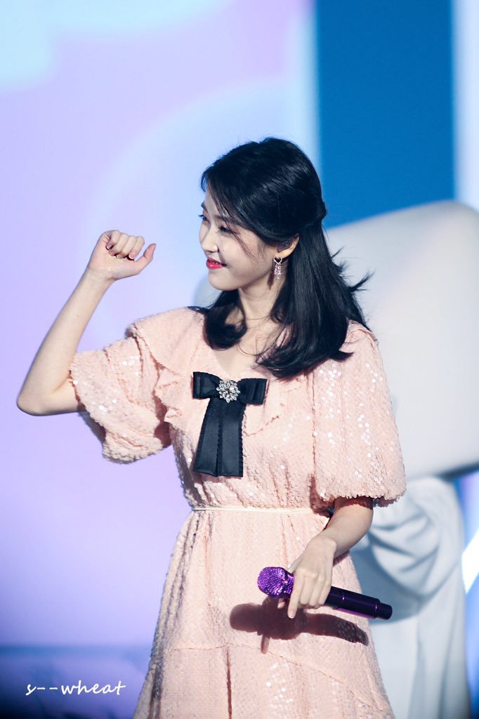 아이유 10주년 콘서트 in 서울.jpg | 인스티즈