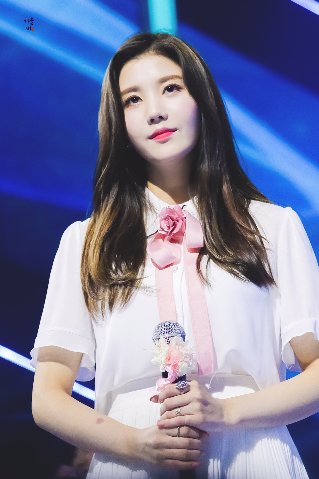 [아이즈원] 주말에 여사친님과 만날 약속을 잡아서 권은비 | 인스티즈