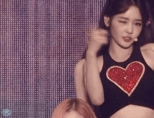 오늘자 다시흑발로 돌아오구 더예뻐진 프로미스나인 이나경.GIF | 인스티즈