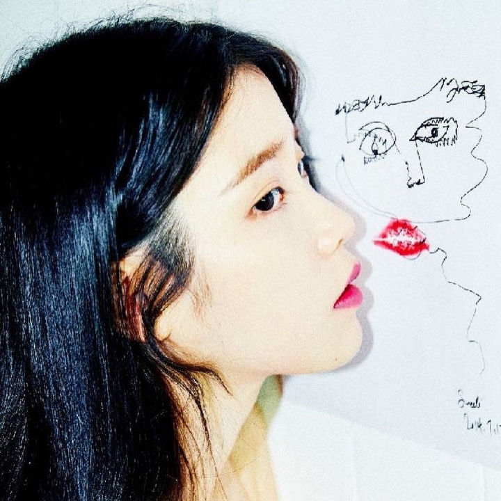 오늘자 아이유 인스타(Chat-Shire 4주년).jpg | 인스티즈