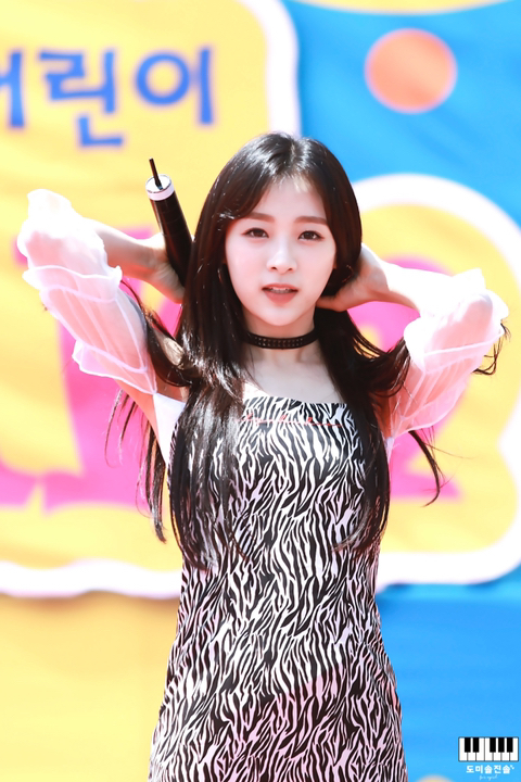 에이프릴 이진솔 | 인스티즈