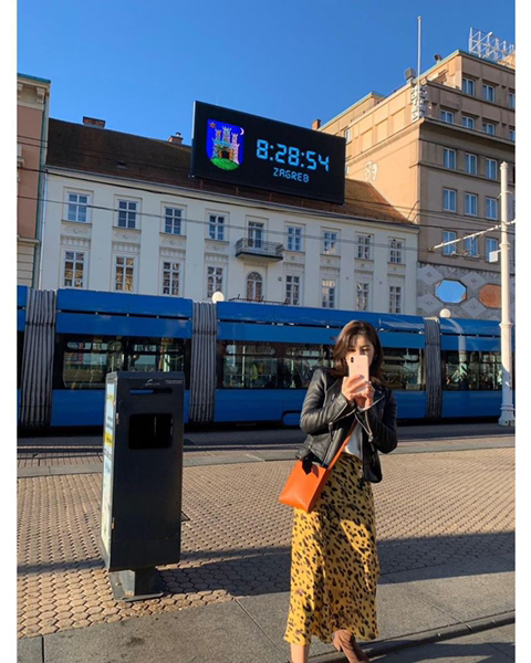 크로아티아에서 일을 하고 있는 에이핑크 초롱 보미.jpg | 인스티즈