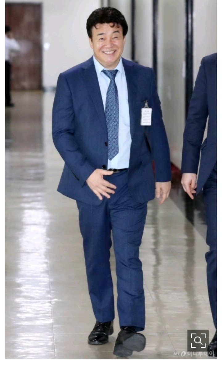 수트빨만큼은 국가대표라고 해도 과언이 아닌 인물 | 인스티즈