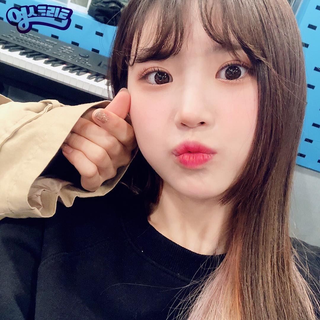 데뷔 300일기념 프로미스나인 송하영 | 인스티즈