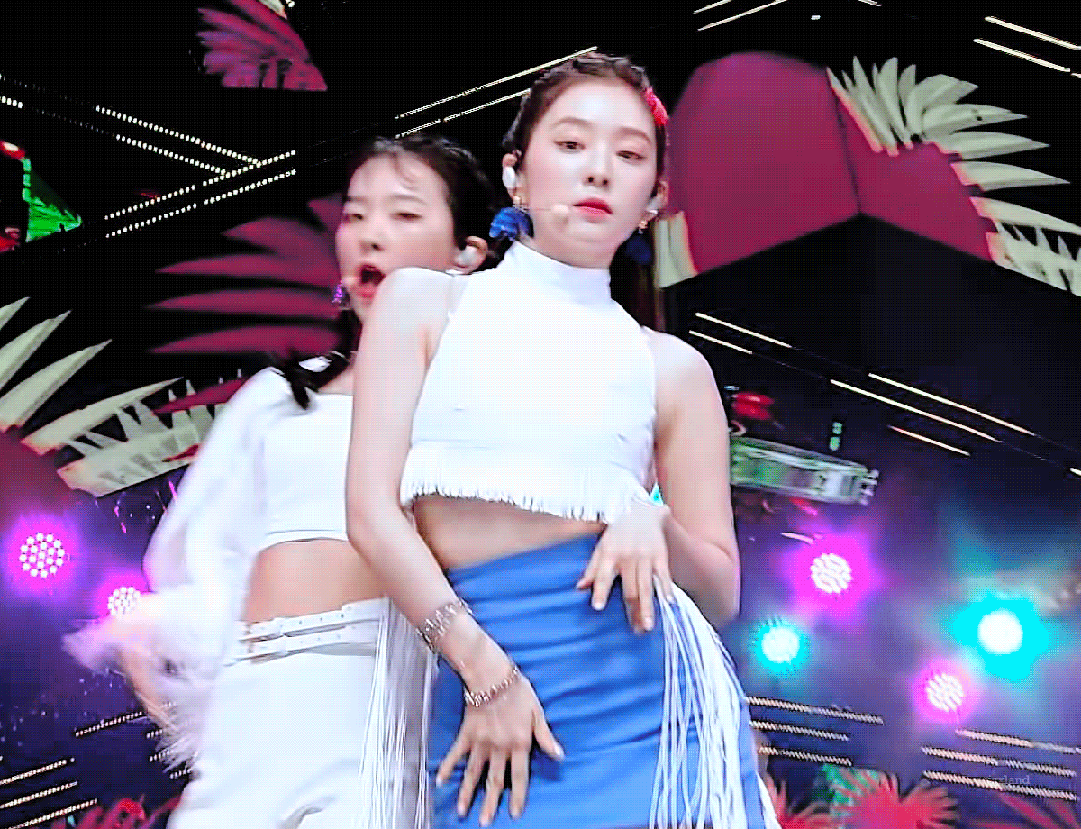 머리에 빨간삔 꼽은 레드벨벳 아이린.gif | 인스티즈