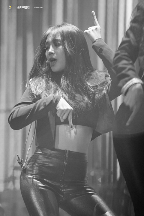 가죽 바지 입은 에이핑크 정은지.jpg | 인스티즈