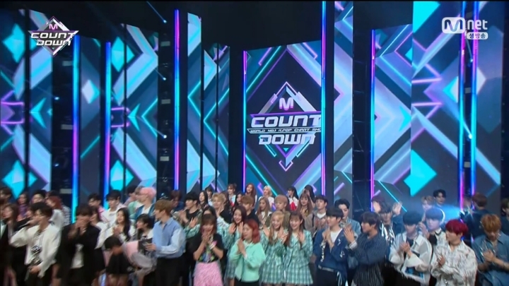 AOA가 음악방송 엔딩때 마다 맨 뒤에 서있는 이유 | 인스티즈