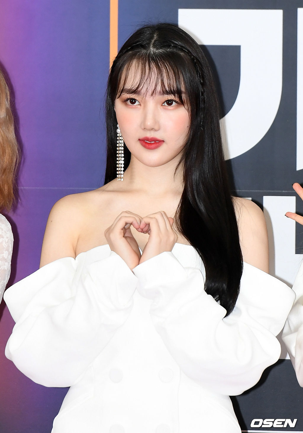 여자친구 sbs 가요대전 레드카펫.jpg | 인스티즈