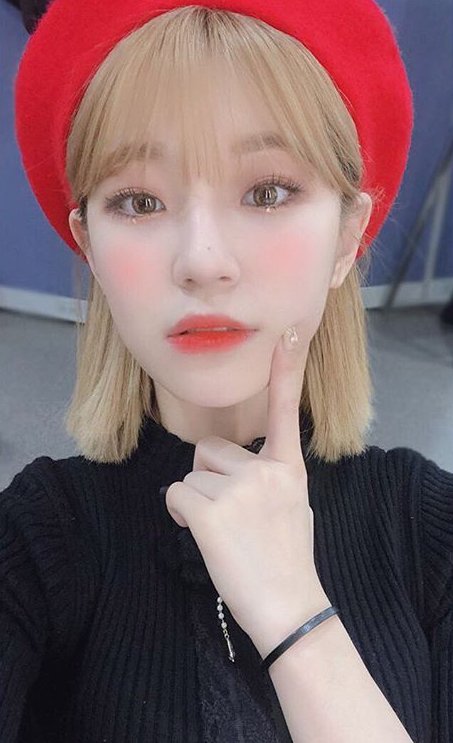 데뷔 300일기념 프로미스나인 백지헌 | 인스티즈