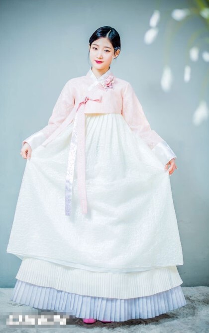 2020년 새해 기념 한복입은 정채연 .jpgif | 인스티즈