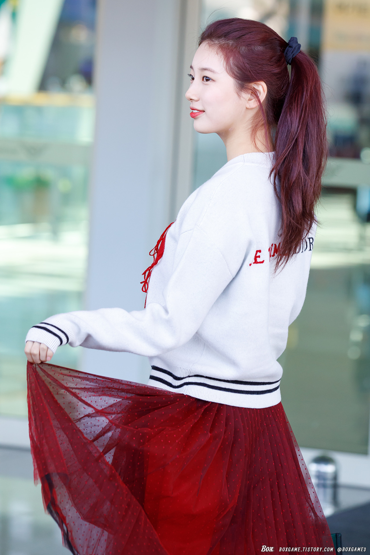 어제 인천공항 포니테일 수지.jpg | 인스티즈