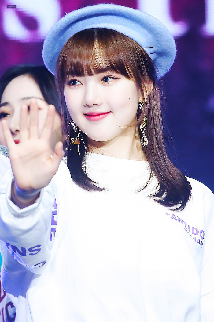 주말 아침을 여는 여자친구 예린이.jpgif | 인스티즈