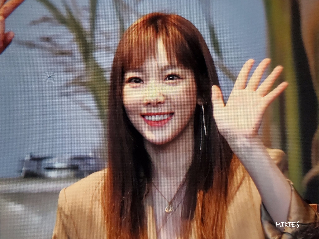 오늘자 공개 팬싸인회 여전히 불티나게 귀여운 태연 | 인스티즈