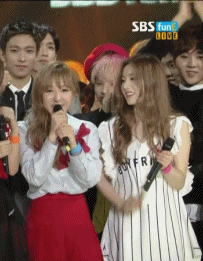 레드벨벳 동네북.gif | 인스티즈