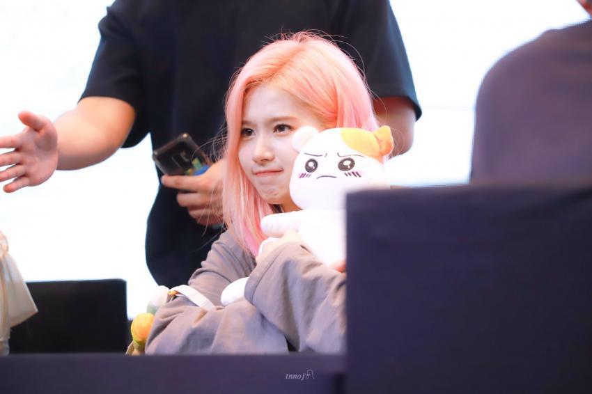 인형따라하는 사나.jpgif | 인스티즈