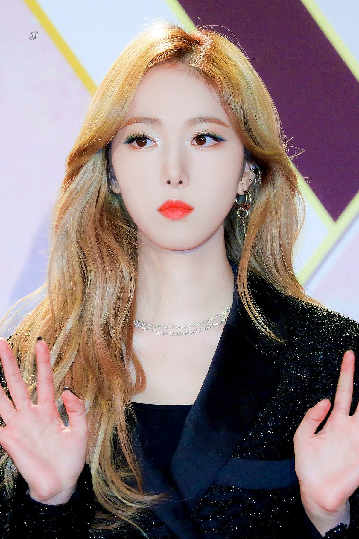 은근히 미인인 듯한 여자친구 신비.jpgif | 인스티즈