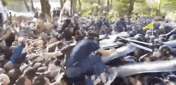 어제자 광화문 집회 폭도들.gif | 인스티즈