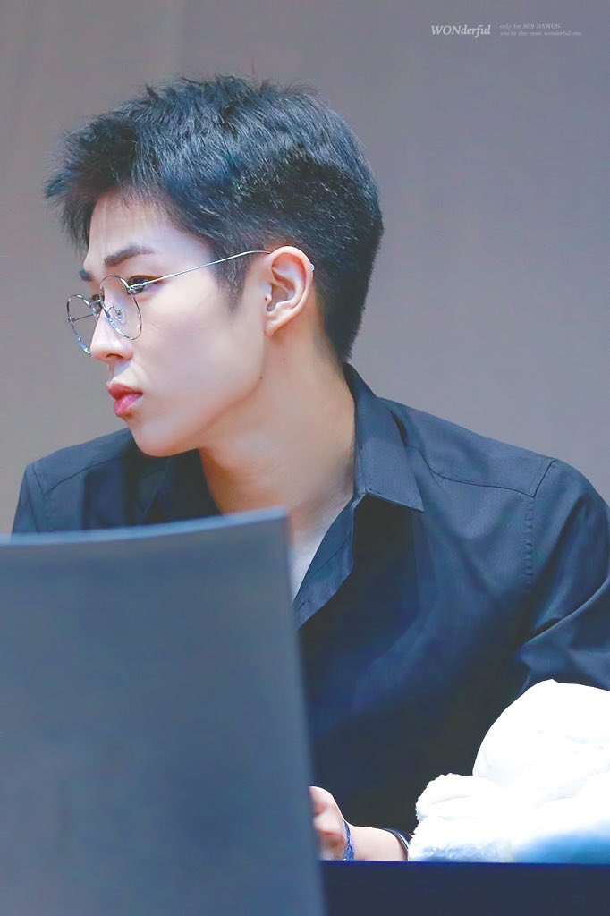 고독방에서 팬들한테 기프티콘 쏘는 아이돌 | 인스티즈