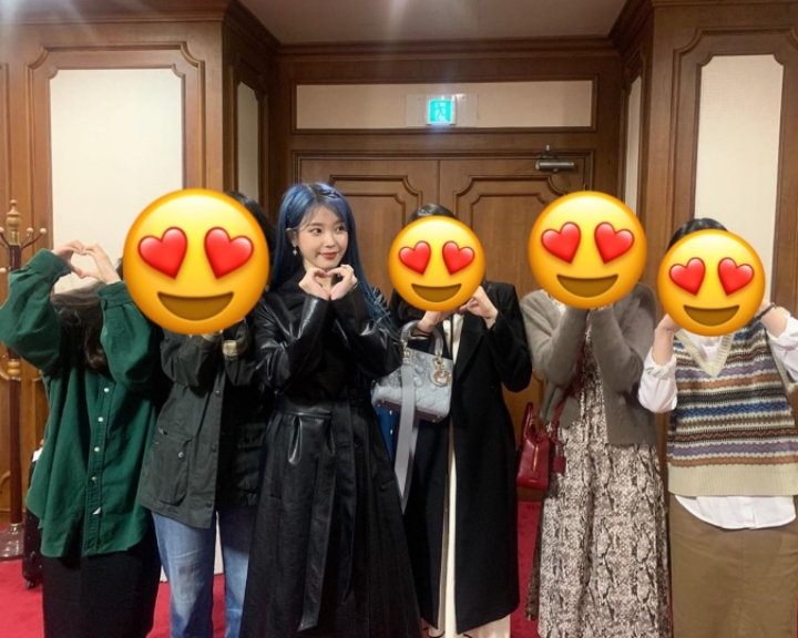 좋은 우정을 이어가고 있는 아이유와 김해 시스터즈.jpg | 인스티즈