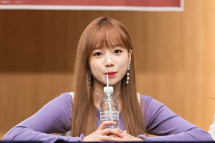 이 새벽에 조유리.jpgif | 인스티즈