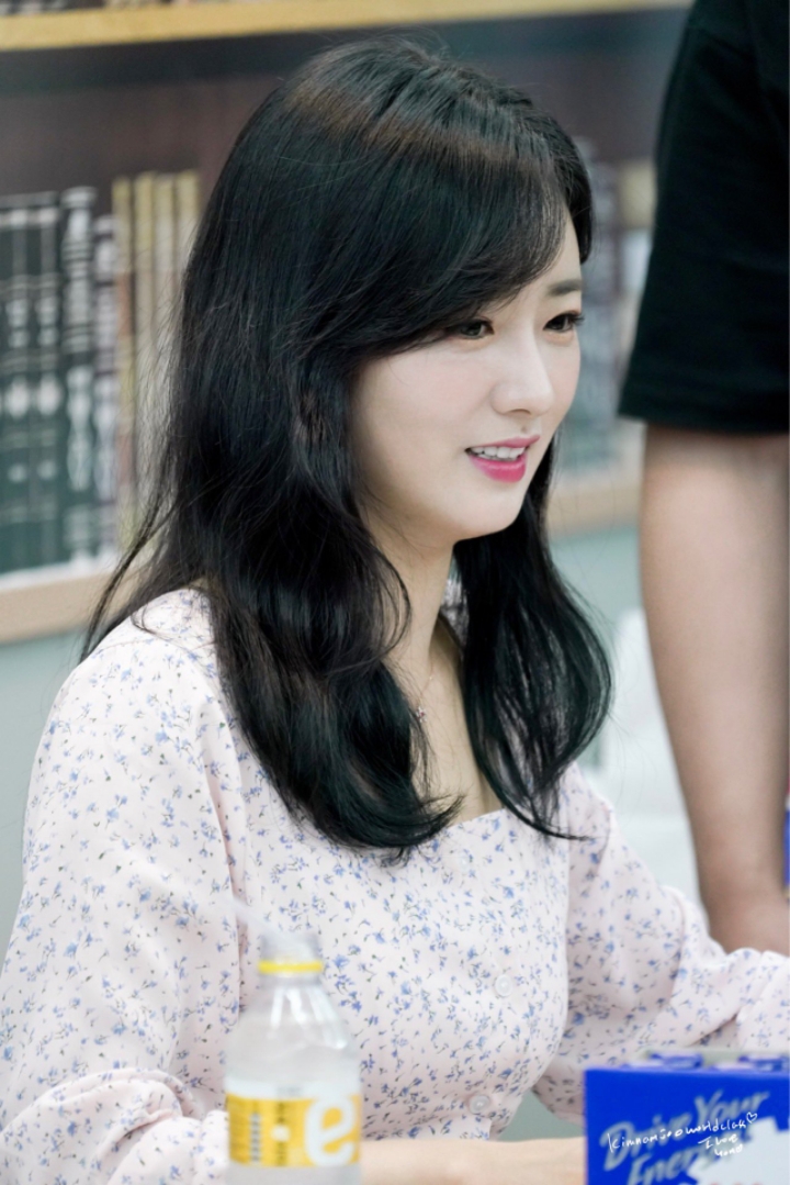 부모님 오픈하는 편의점에서 팬싸한 유투버.jpg | 인스티즈