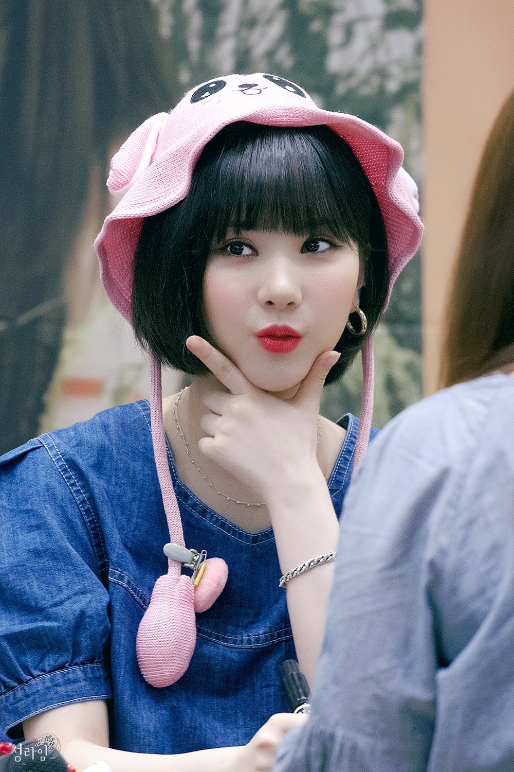 아침부터 은근히 미인인 듯한 여자친구 은하.jpgif | 인스티즈