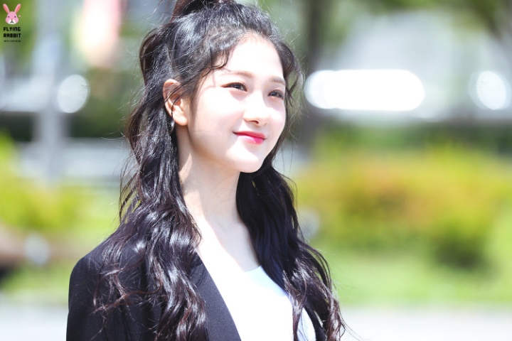점심먹어서 기분좋으니 프로미스나인 더여니 이서연 | 인스티즈