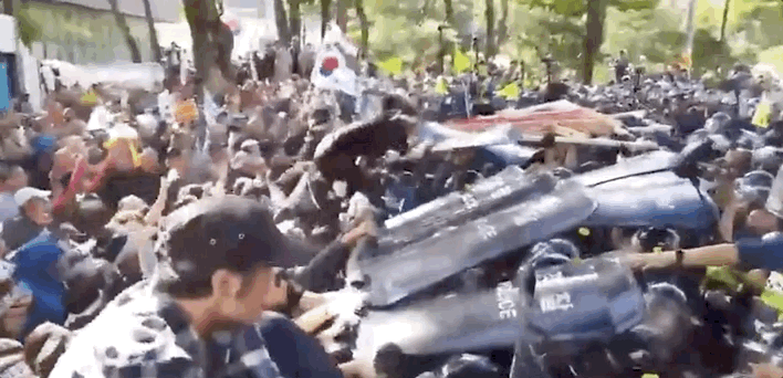 어제자 광화문 집회 폭도들.gif | 인스티즈