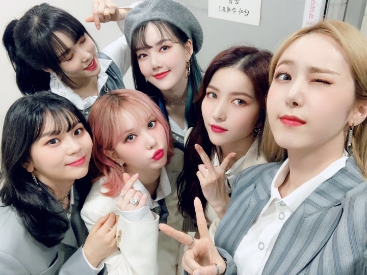 인기가요 출연하는 여자친구🧡 | 인스티즈