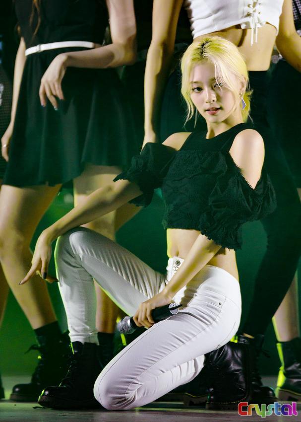 떠오르는 섹시 아이돌 이나경 | 인스티즈